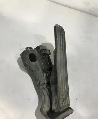 Volkswagen Golf V Accelerator throttle pedal 1K1721503P