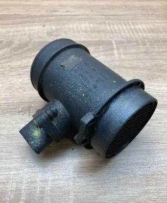 Audi A4 S4 B5 8D Mass air flow meter 059906461E 0281002429