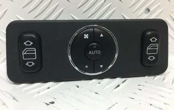 Mercedes-Benz ML W163 Electric window control switch A1638200326