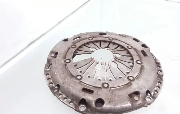 Volkswagen PASSAT B6 Pressure plate 043082000284