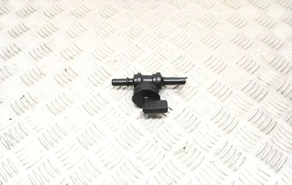 Volvo V70 Vacuum valve 020807