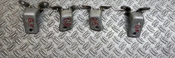 Ford Mondeo Mk III Rear door lower hinge 93BBF26807AK 93bbf26806ak 93BBF26801AK