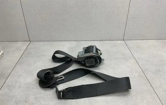 Volkswagen Sharan Rear seatbelt 7N0857806B