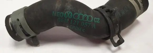 Audi A4 S4 B6 8E 8H Engine coolant pipe/hose 06B121057A