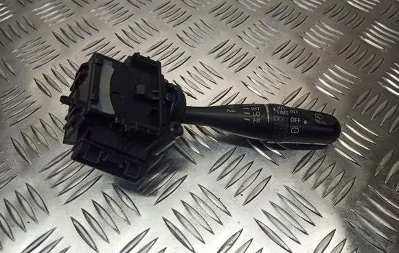 Suzuki Swift I Window wiper relay 