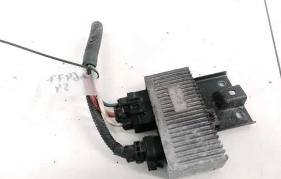 Volvo S40, V40 Coolant fan relay 