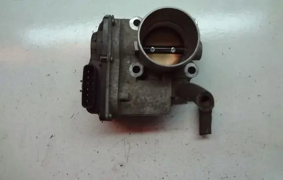 Suzuki Grand Vitara II Throttle valve