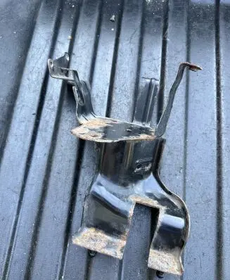 Infiniti M30 FAP fluid tank holder 202020