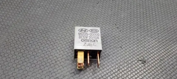 KIA Ceed Fuel pump relay 