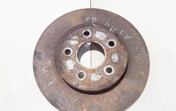 Ford Mondeo Mk III Rear brake disc neventiliuojamas