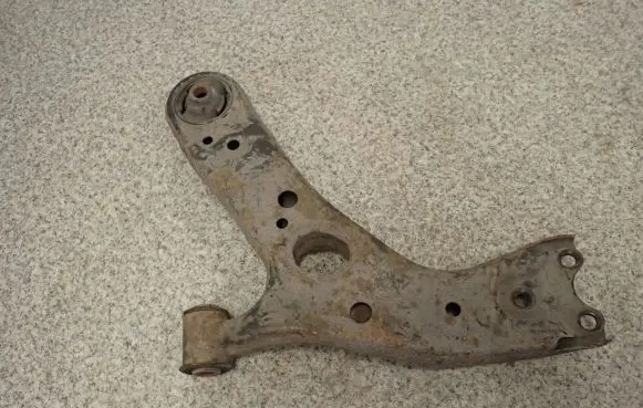 Toyota Auris 150 Rear suspension control arm 