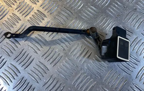 Mercedes-Benz CLS C219 Air suspension front height level sensor A0105427717
