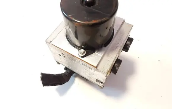 Volkswagen PASSAT B7 ABS Pump 3C0614109C 16431501C