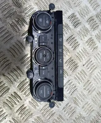 Volkswagen PASSAT B7 USA Air circulation switch 