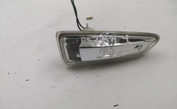 Opel Astra J Front fender indicator light 13273104