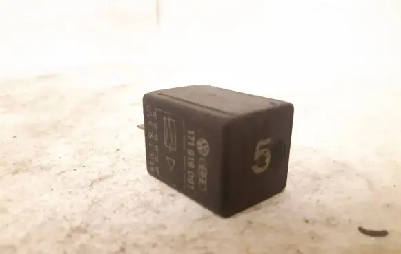 Volkswagen Golf II Other relay 171919091