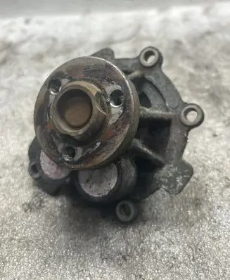 Opel Astra H Water pump
