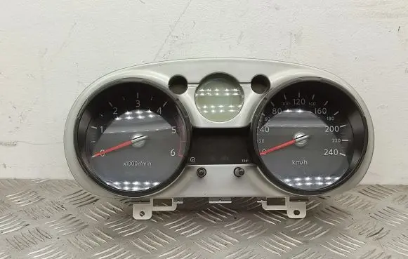 Nissan Qashqai Speedometer (instrument cluster)