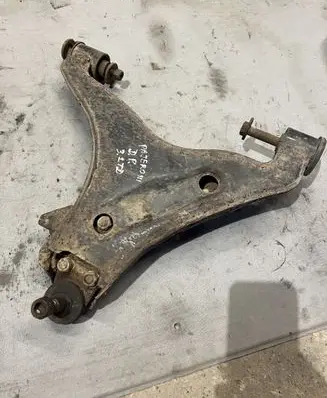 Mitsubishi Pajero Front lower control arm/wishbone
