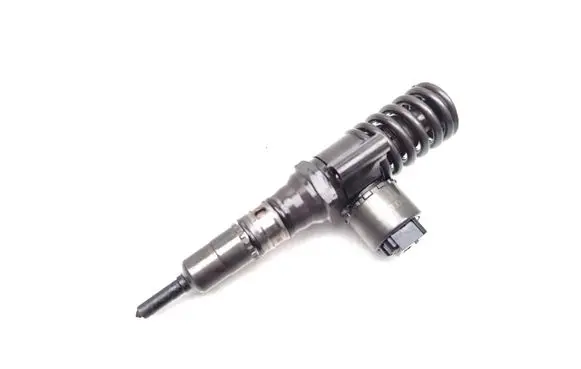 Volkswagen Golf V Fuel injector 0414720404