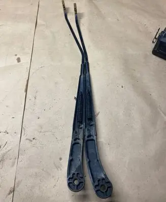 Volkswagen Transporter - Caravelle T5 Front wiper blade arm 7H1955409C 7H1955410C
