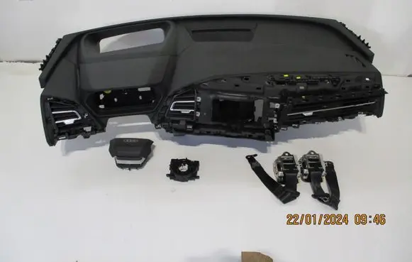 Audi A3 S3 A3 Sportback 8P Radio/GPS head unit trim 