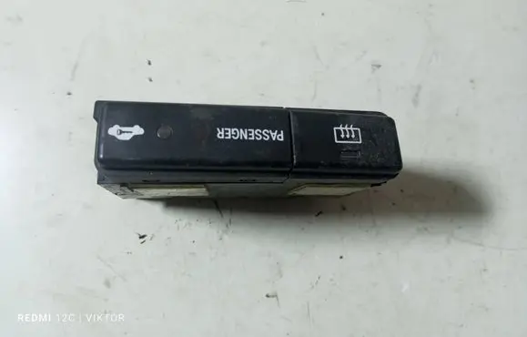 Toyota Avensis T250 Windscreen/window heater switch 8479005130C MS073100392
