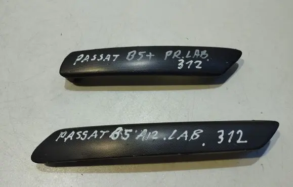 Volkswagen PASSAT B5 Front door handle cover 3B4867372B 3B0867172B