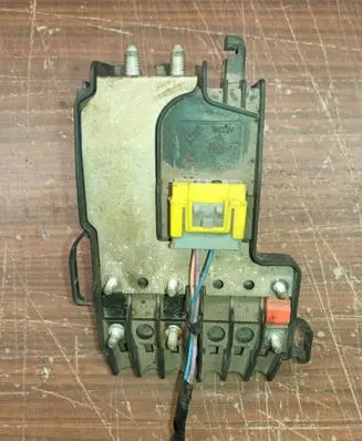 Peugeot 308 SW Fuse module 9663704680