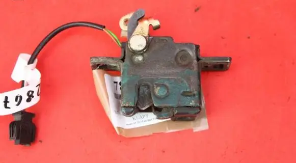 Audi A6 S6 C4 4A Tailgate/trunk/boot lock/catch/latch 4A9827506C