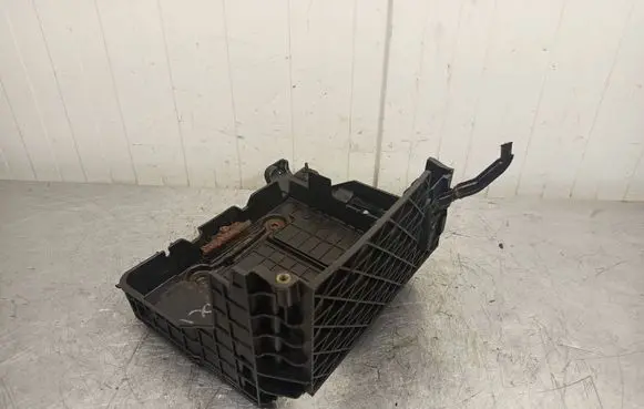 Renault Megane II Battery tray 8200467409