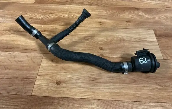 Ford C-MAX II Oil fill pipe 9671044880