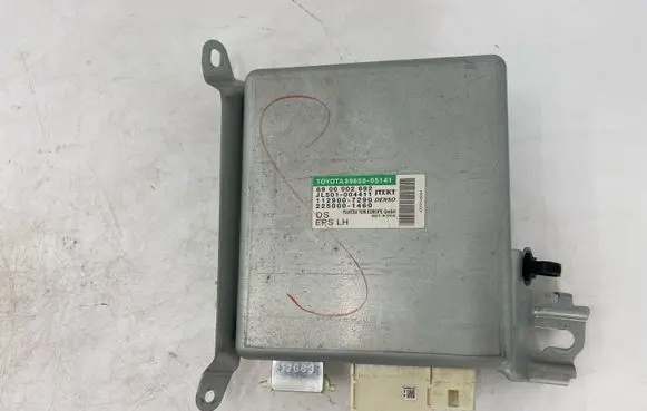 Toyota Avensis T270 Power steering control unit/module 8965005141