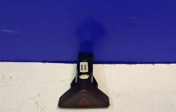 Volvo V70 Hazard light switch 9441045 9123683