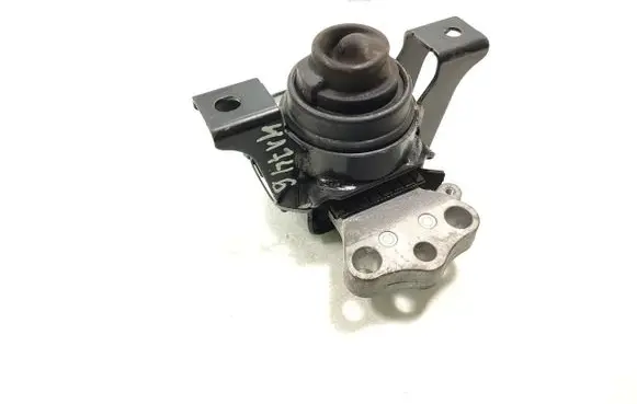 Suzuki Swift III Engine mount bracket