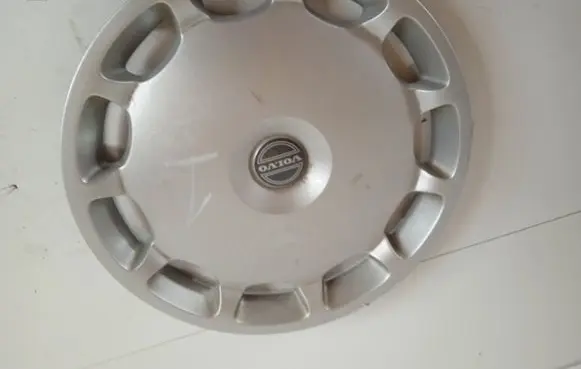 Volvo S70 V70 V70 XC R16 wheel hub/cap/trim 30714561