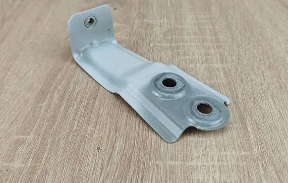 BMW X6 G06 Fender mounting bracket 7418217