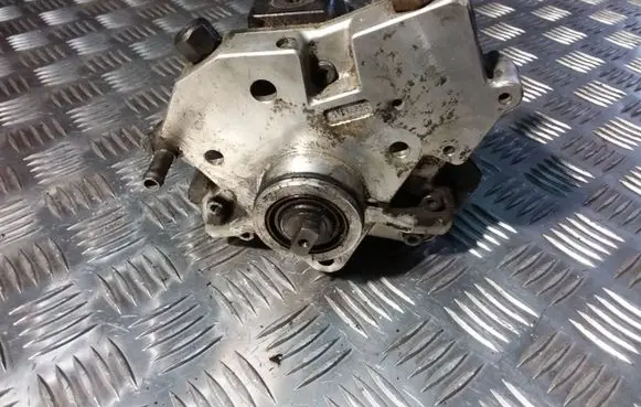 Volvo S80 Fuel injection high pressure pump 0445010111 30756125