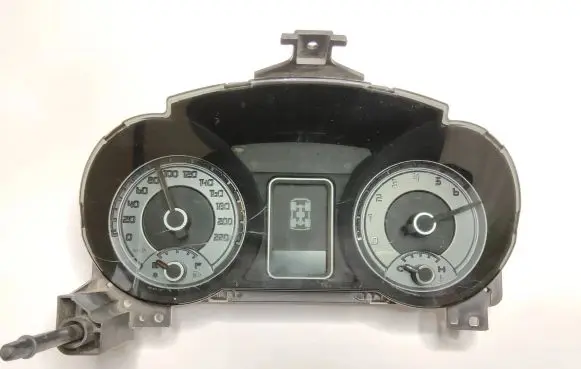 Mitsubishi Pajero Speedometer (instrument cluster) MM0044