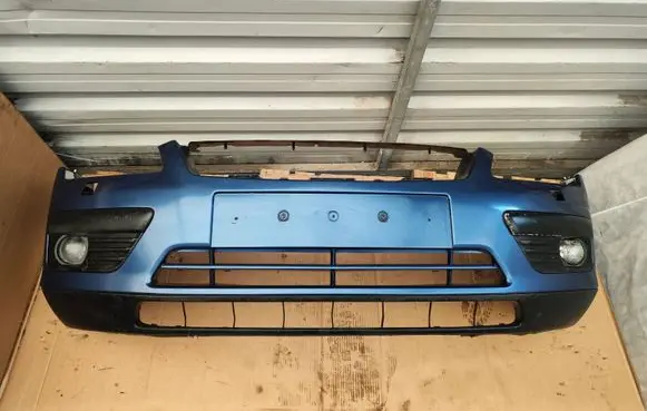Ford Focus Front bumper 4M5117757A