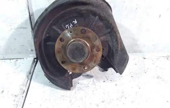 Rear wheel hub spindle/knuckle