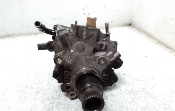 Mercedes-Benz E W212 Fuel injection high pressure pump A6510702601 29705107389 0541798KHE