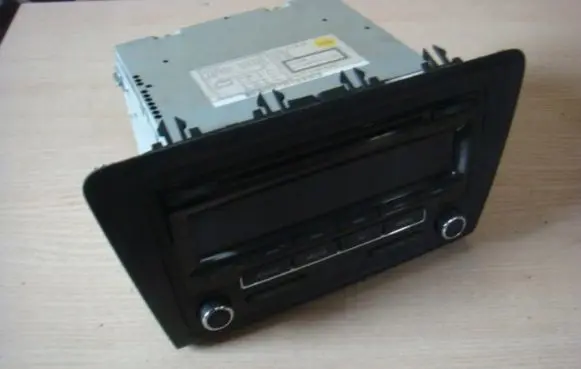 Seat Toledo IV (NH) Radio/CD/DVD/GPS head unit