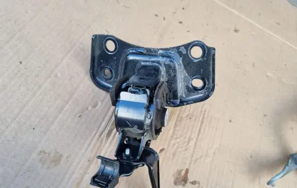 Toyota Auris E180 Gearbox mounting bracket 
