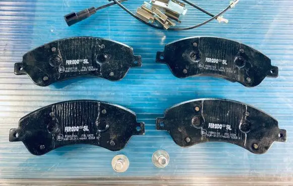 Ford Transit Brake pads (front) FSL1929