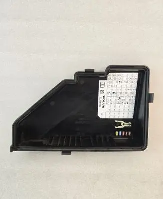 Volvo XC90 Fuse box cover 31398001