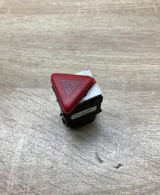 Skoda Fabia Mk1 (6Y) Hazard light switch 6Y0953235