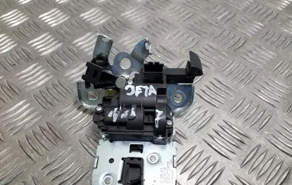 Volkswagen Jetta VI Tailgate/trunk/boot lock/catch/latch 5C6827505D