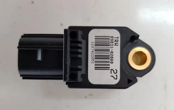 Toyota Auris 150 Airbag deployment crash/impact sensor 8983102060