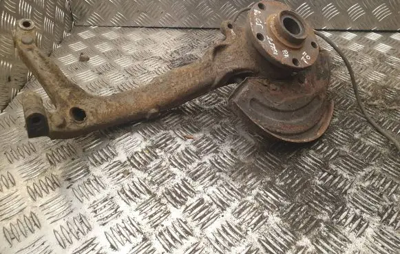 Audi A6 S6 C5 4B Front wheel hub